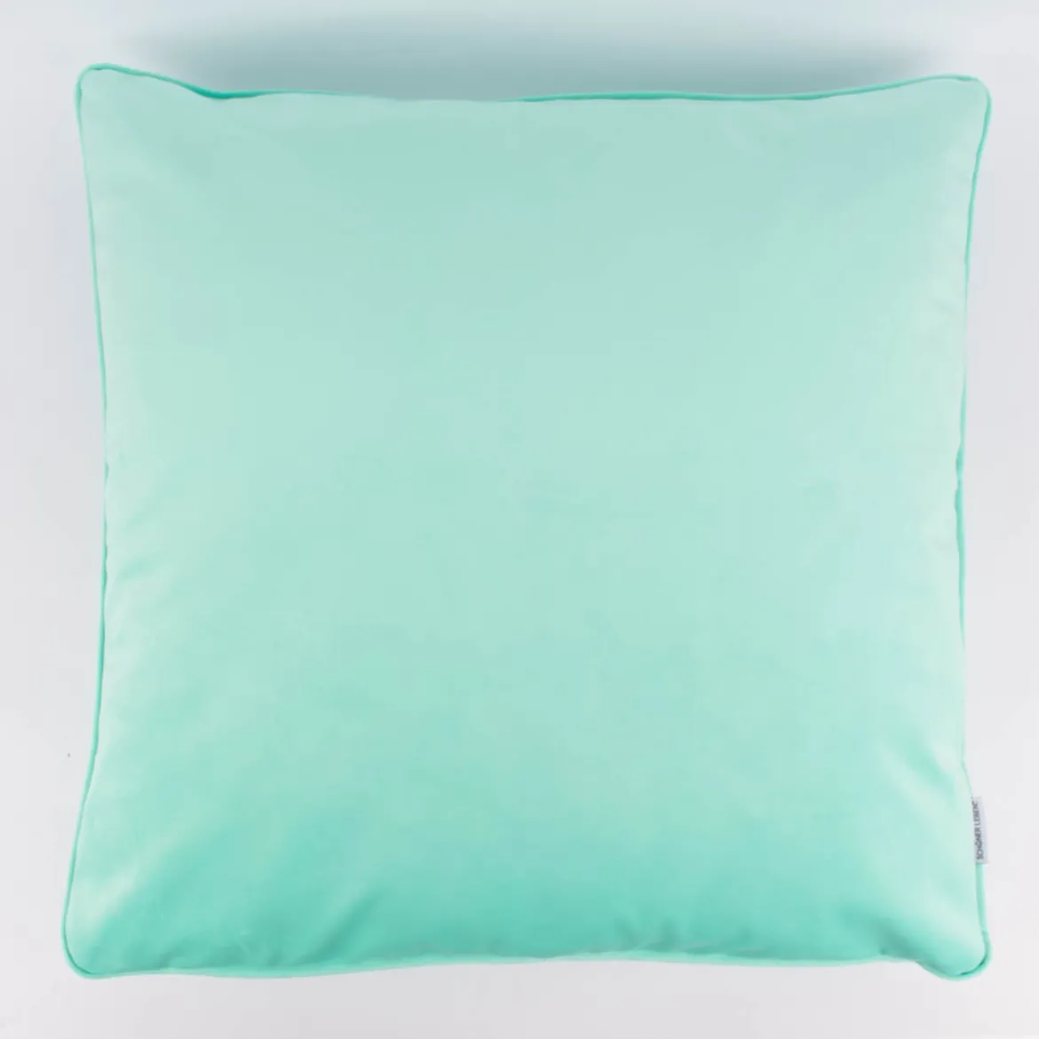 SCHÖNER LEBEN. Samtkissen mit Kederumrandung und Federfüllung mint 70x70cm