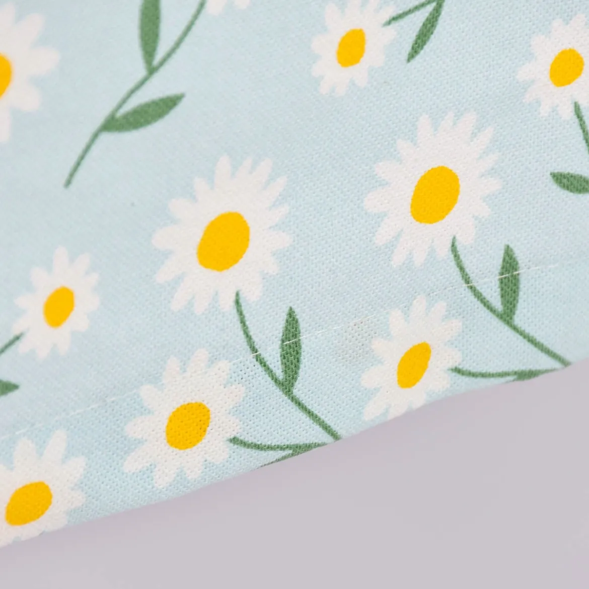 SCHÖNER LEBEN. Tischdecke Daisy Sweet Field Gänseblümchen Leinenlook hellblau oder natur weiß verschiedene Größen