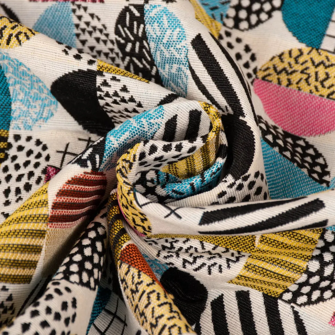 SCHÖNER LEBEN. Tischdecke geometrisch Kreise weiß schwarz bunt verschiedene Größen