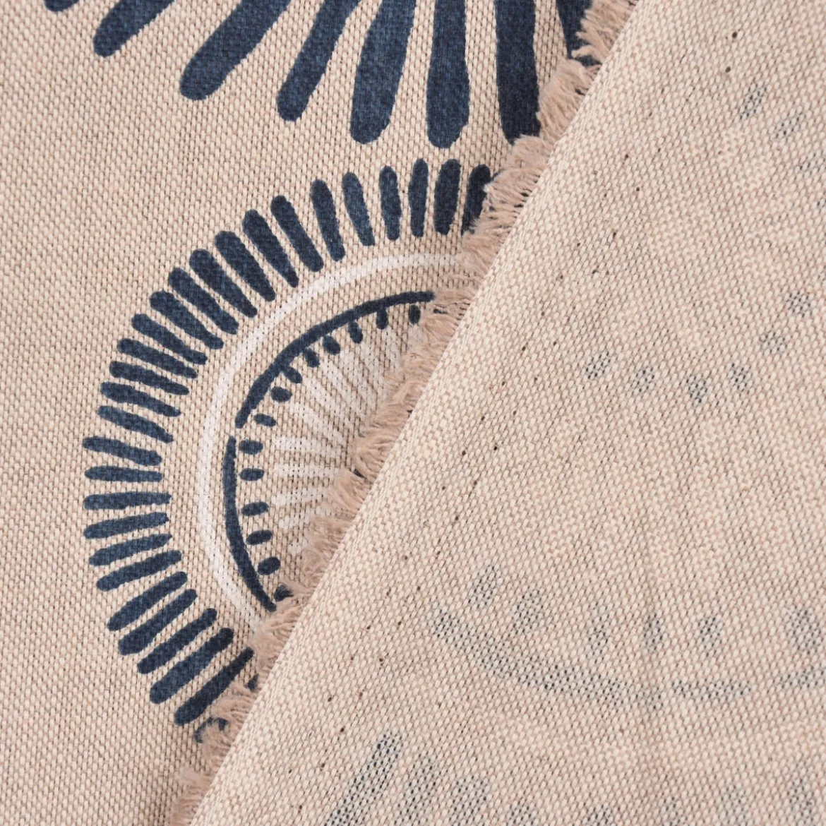 SCHÖNER LEBEN. Tischdecke Mandala Kreise Punkte Striche natur nachtblau cremeweiß verschiedene Größen
