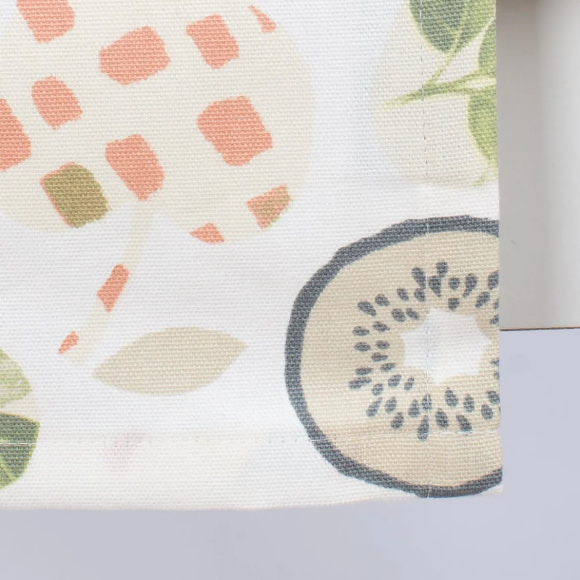 SCHÖNER LEBEN. Tischläufer Bramley Apfel Kiwi weiß rot grün beige 40x160cm