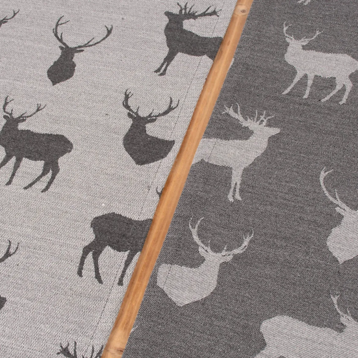 SCHÖNER LEBEN. Tischläufer Jacquard Cosy mit Hirschen grau dunkelgrau 40x160cm