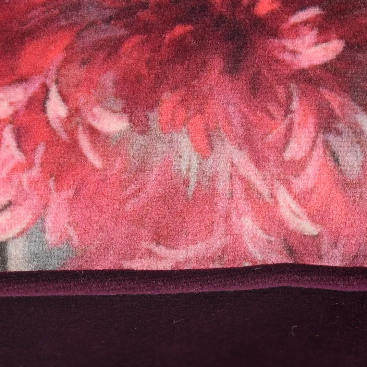 SCHÖNER LEBEN. Wendekissen mit Kederumrandung und Federfüllung Samt Blumen bunt beere 30x50cm