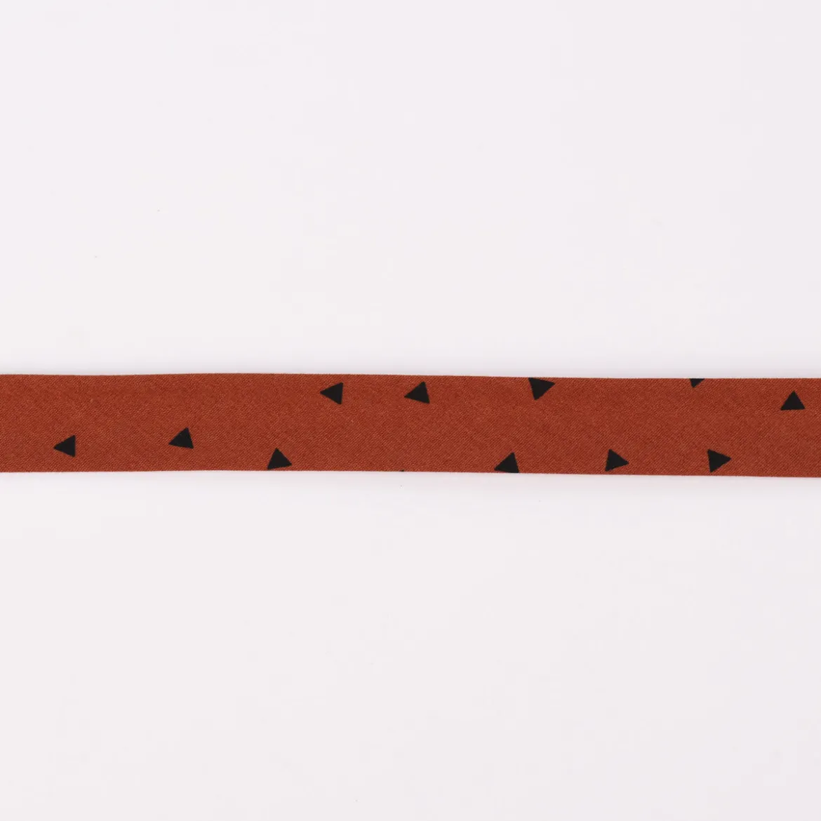 Schrägband Einfassband Baumwolle bedruckt Dreiecke rost schwarz Breite: 2cm