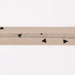 Schrägband Einfassband Baumwolle bedruckt Dreiecke taupe schwarz Breite: 2cm