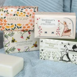 Seifenstück Gardener´s Soap Rustic fields 200g von Rex London