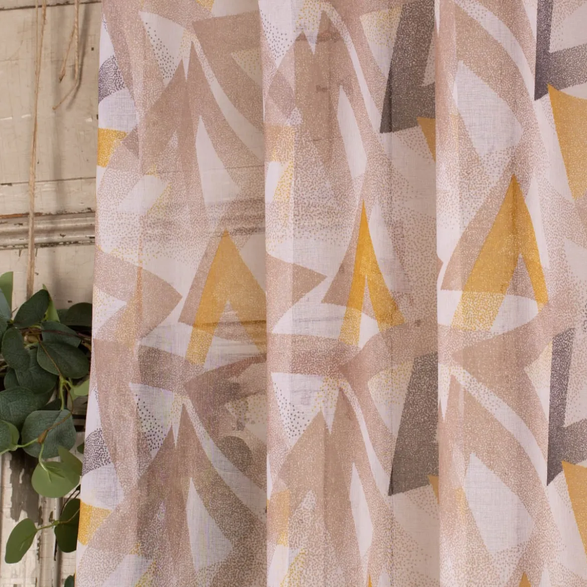 Ösengardine Geometrie Retro Dreiecke weiß braun senfgelb 135x260cm