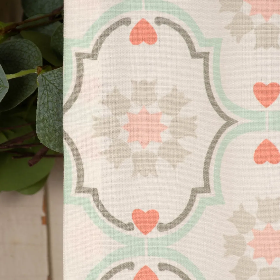 Ösengardine Hanna aus Baumwolle Ornamente weiß mint grau 140x245cm