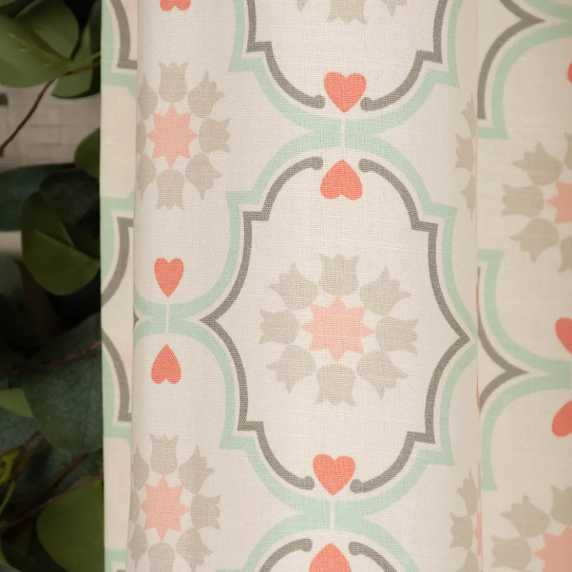 Ösengardine Hanna aus Baumwolle Ornamente weiß mint grau 140x245cm