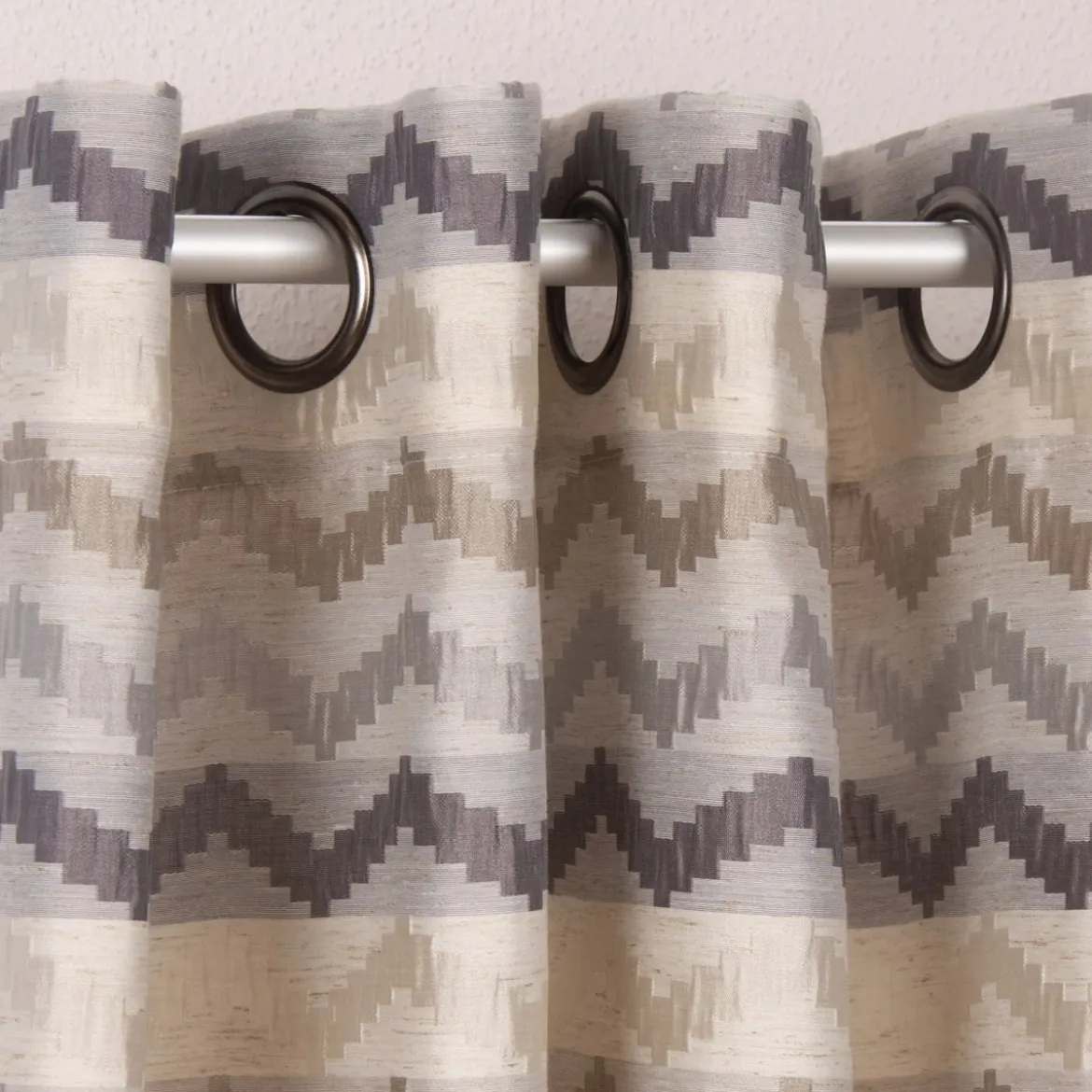 Ösenvorhang Jacquard Leinenoptik Chevronmuster weiß natur grau 135x250cm