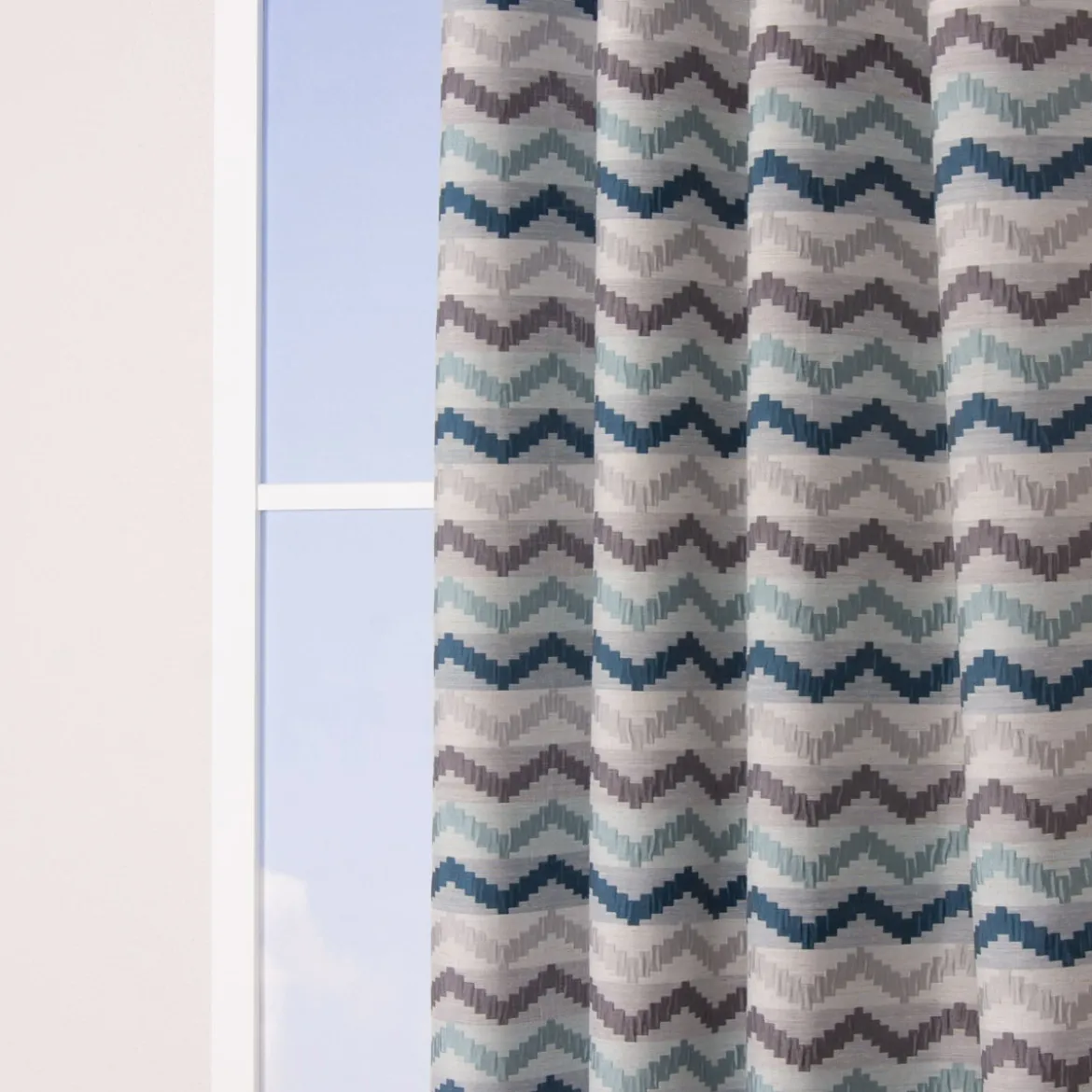 Ösenvorhang Jacquard Leinenoptik Chevronmuster weiß blau grau 135x250cm