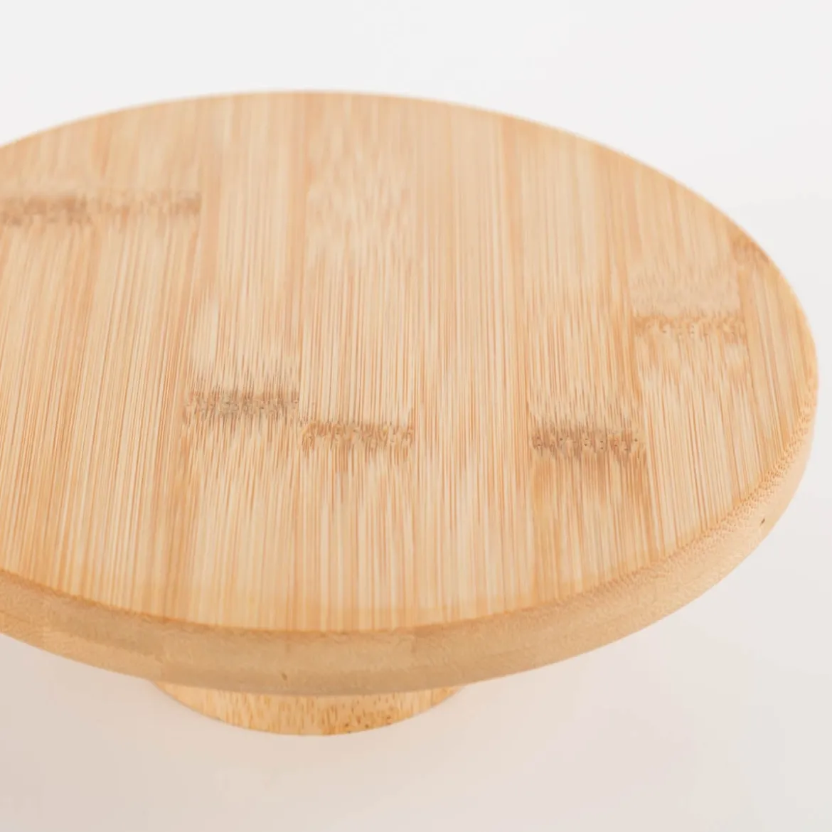 Servierplatte mit Fuß aus Bambusholz 20x7cm