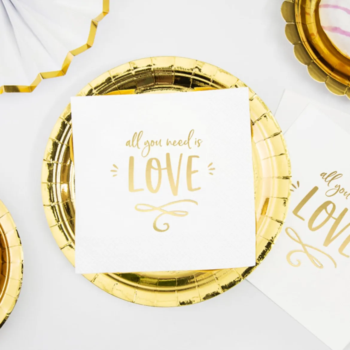 Serviette All you need is LOVE weiß goldfarbig 33x33cm 3lagig 20 Stück