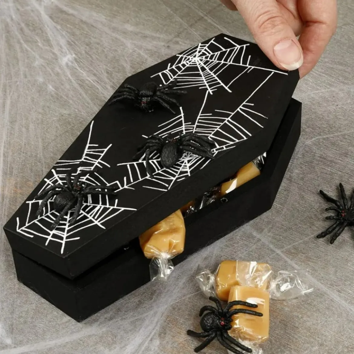 Spinnen schwarz Halloween Deko im 10er Pack