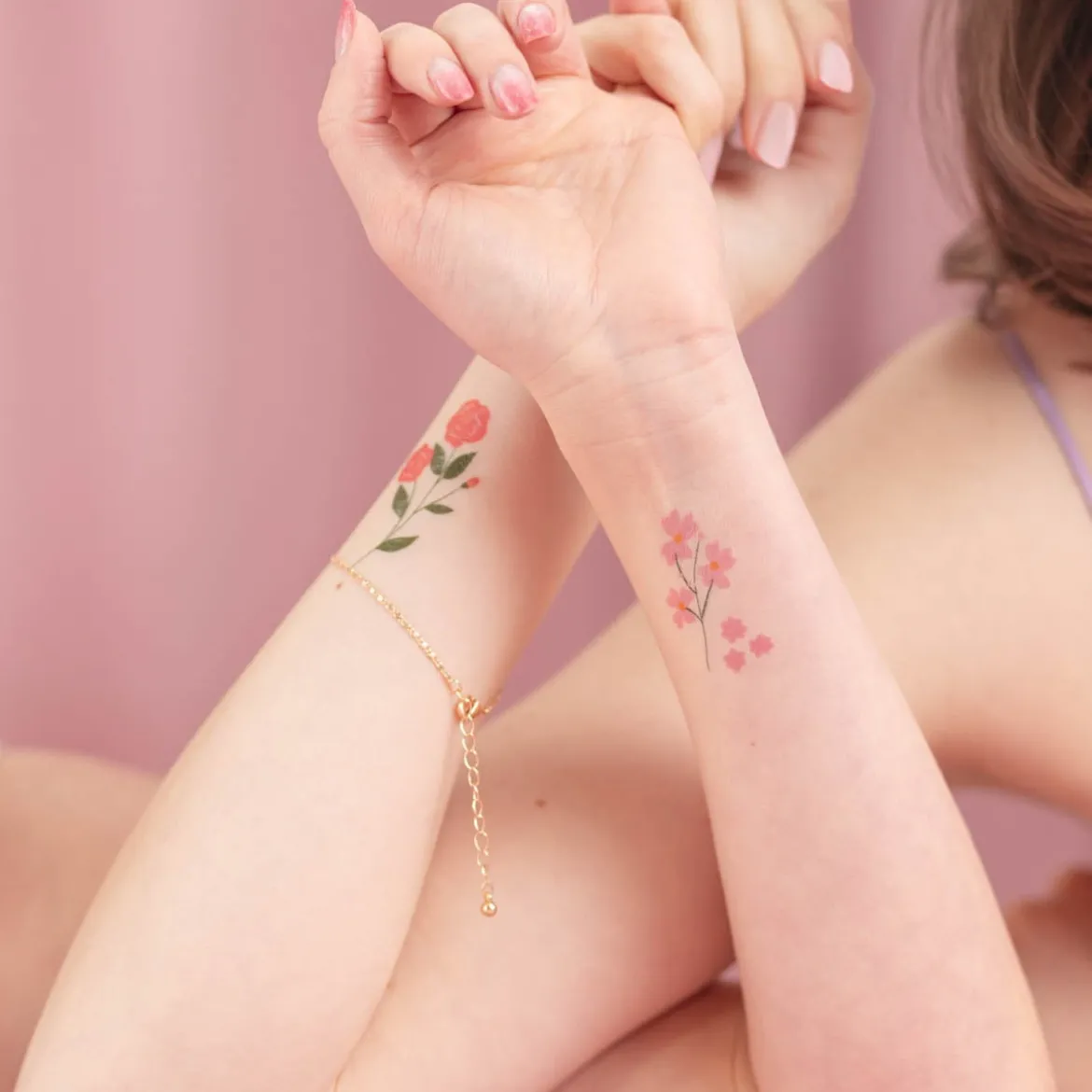 19 Stück abziehbare Tattoos Blumen und Blüten bunt 1,3x5,3cm
