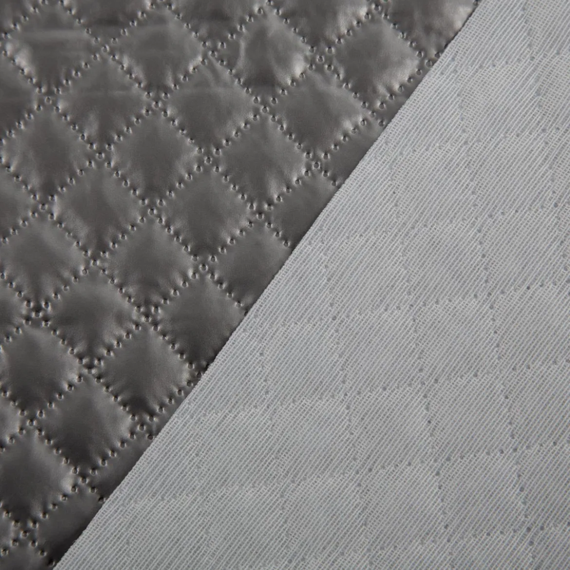 Steppstoff Metallic Silber Rautensteppung 140cm Breite