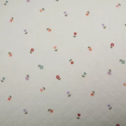 Steppstoff mit Rautensteppung leichter Wattierung Blümchen wollweiß bunt 1,40m Breite