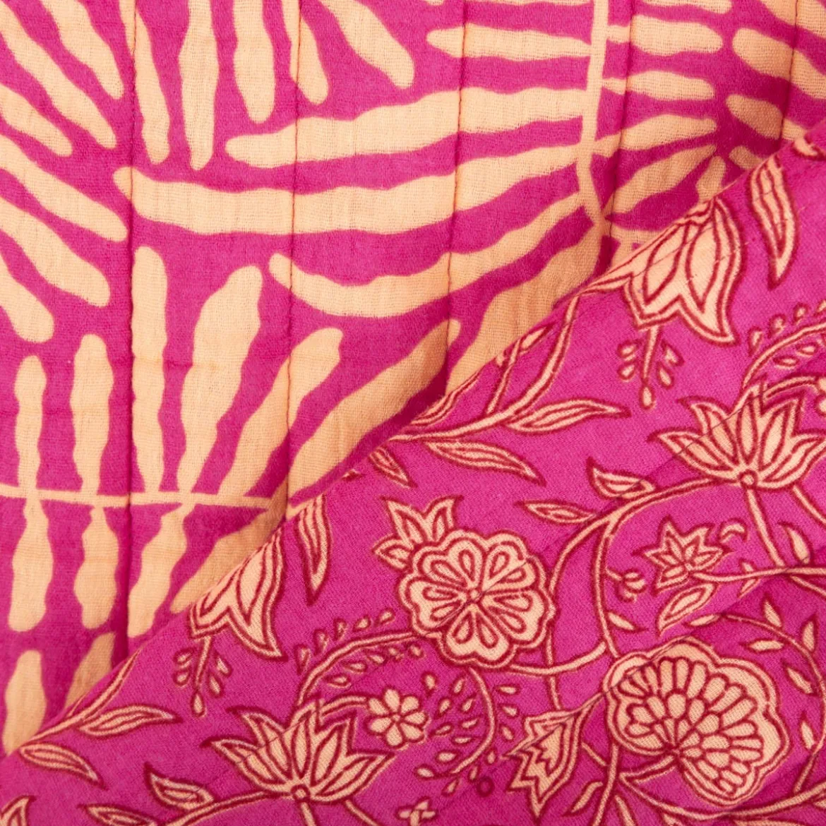 Steppstoff Musselin Stoff Wattierung Doubleface Abstrakt Floral fuchsia 1,30m Breite