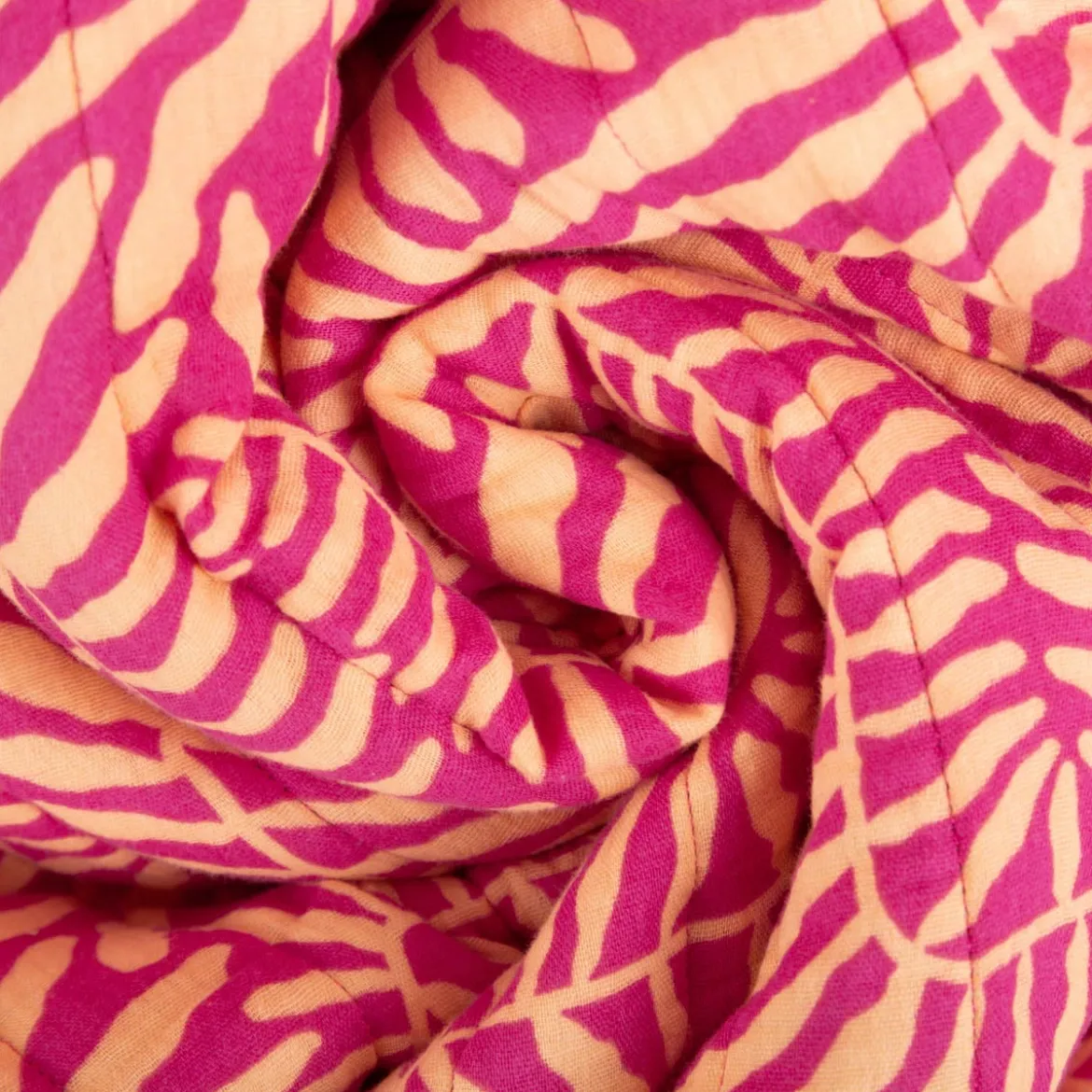 Steppstoff Musselin Stoff Wattierung Doubleface Abstrakt Floral fuchsia 1,30m Breite
