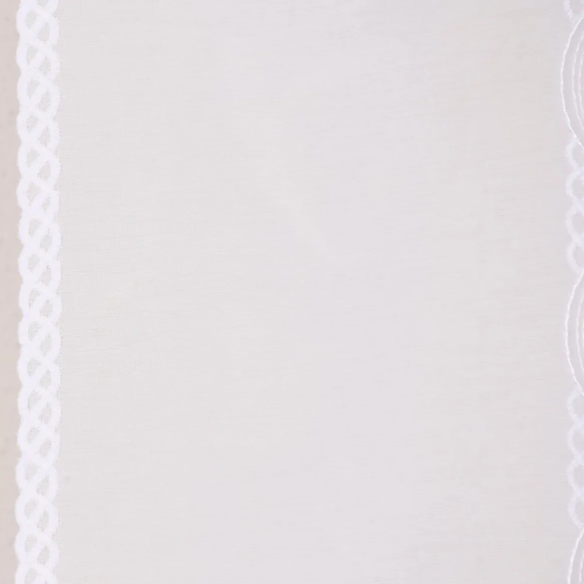 Stickpaneel Flächenvorhang Meterware mit Stickerei Schnörkel Wellenrand weiß 60cm breit