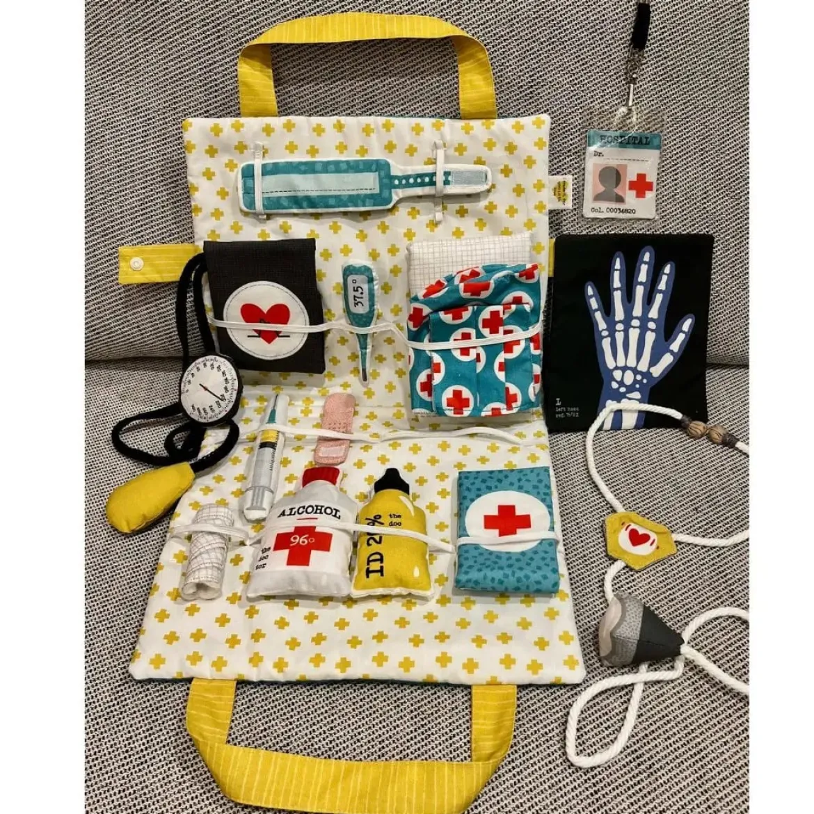 Stoffpanel The Doctor Arztkoffer Spielset Nähpanel bunt zum Selbernähen