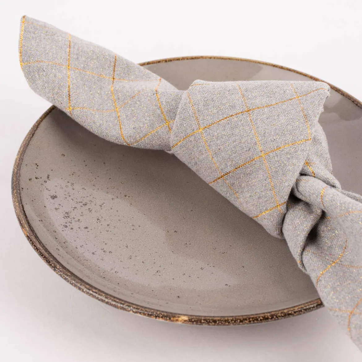 Stoffservietten Tyra Karo aus 100% Baumwolle 4 Stück 40x40cm grau goldfarbig