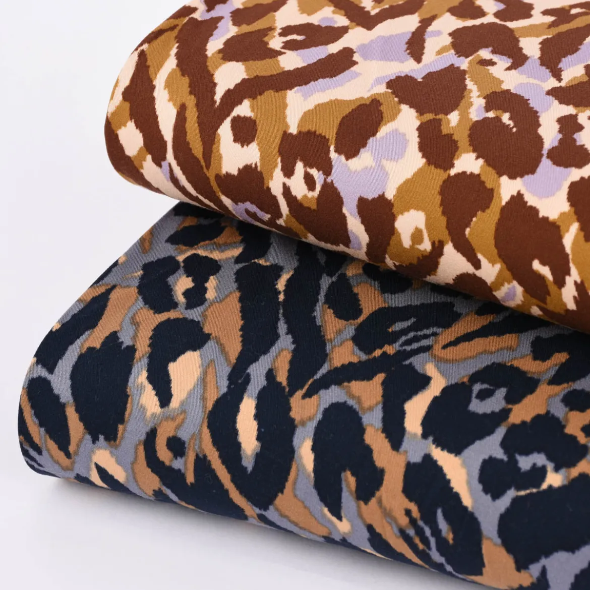 Stretchstoff Viskosestoff Bekleidungsstoff Rosella Grafikdessin ANIMAL SKIN lila beige braun 1,40m Breite
