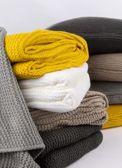 Strickplaid Wolle einfarbig currygelb 130x170cm
