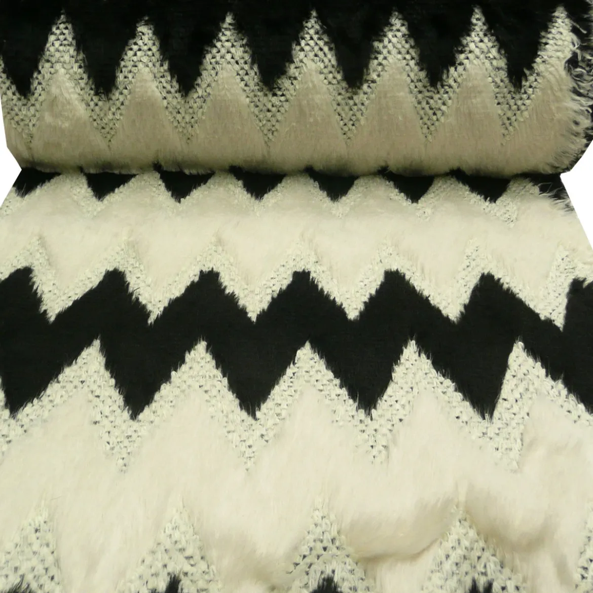 Strickstoff Fellstoff Zacken schwarz creme 1,45m Breite