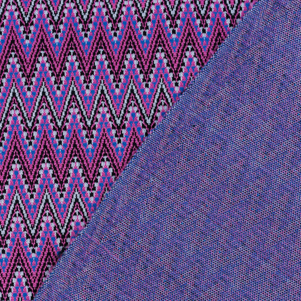 Strickstoff Jacquard Chevron ZickZack fein violett rosa 1,48m Breite