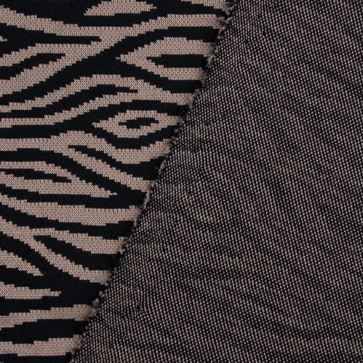 Strickstoff Jacquard Tigermuster beige schwarz 1,51m Breite
