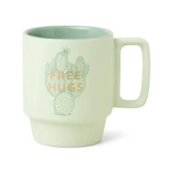 Tasse Vintage Sass Mug Free Hugs 335ml von DesignWorks Ink