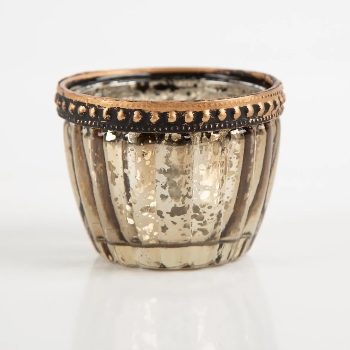 Teelicht mit Metallrand gerillt in vier Farben 4,5x6cm von Werner Voß