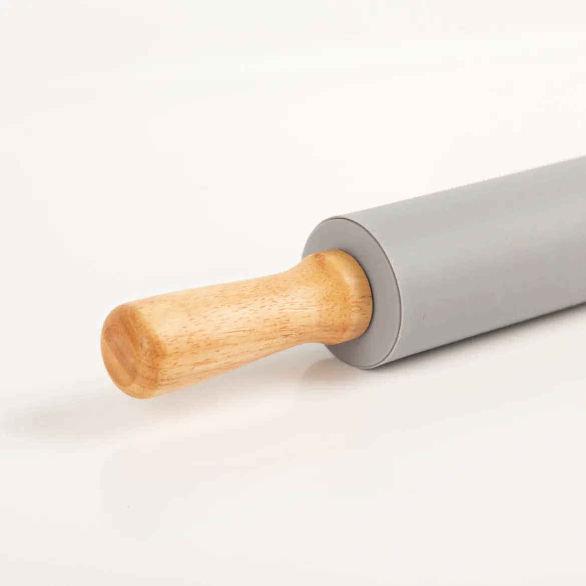 Teigrolle Silikon Holzgriffe 38x5,5cm grau natur von Creativ Company