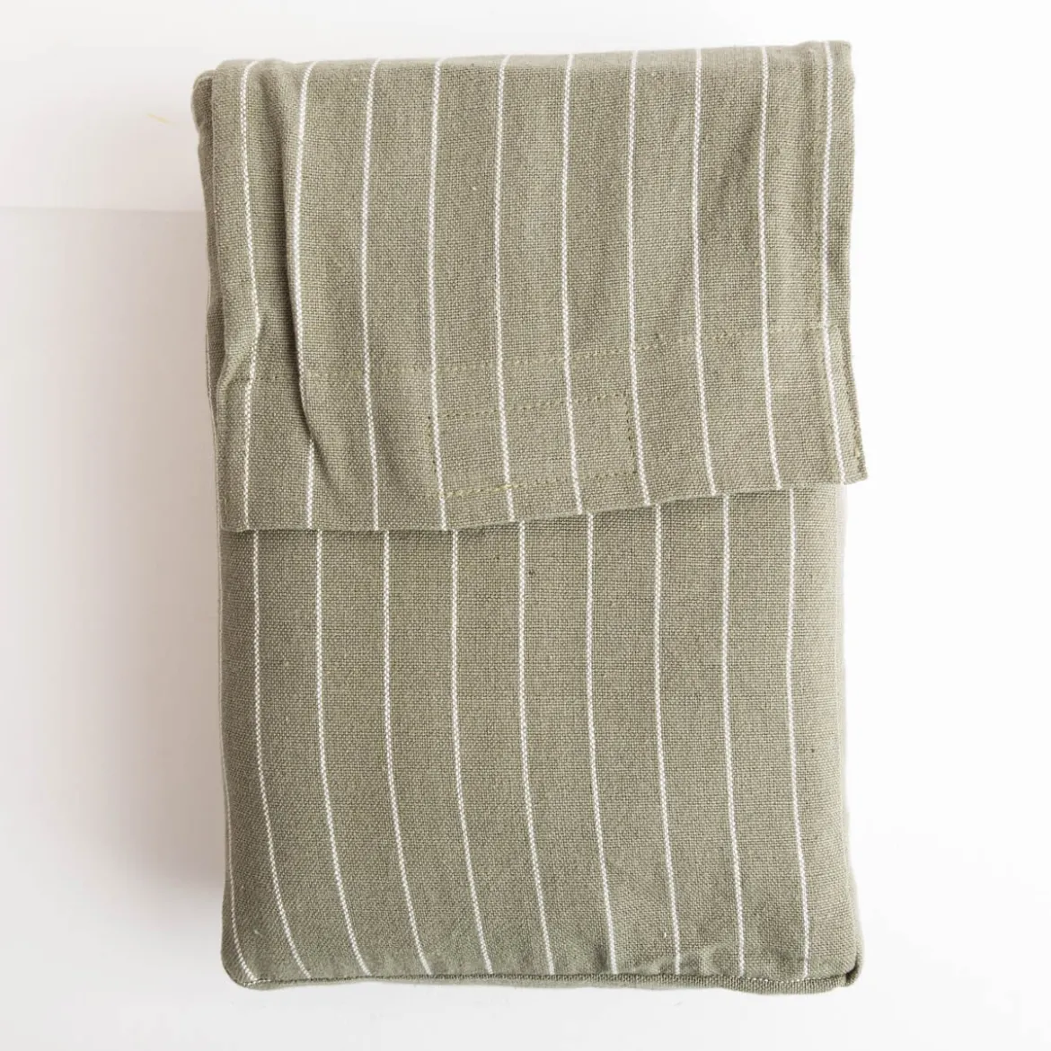 Tischdecke aus Baumwolle gestreift olivgrün weiß 140x300cm von Linen & More