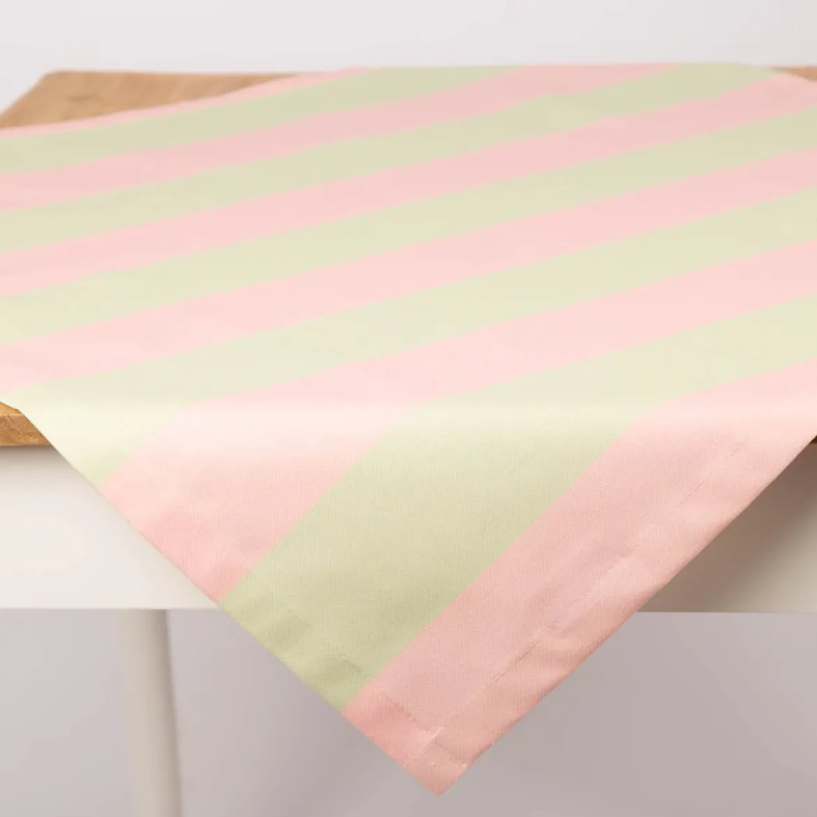 Tischdecke aus Baumwolle mit Streifen Pistazie Rosa von SCHÖNER LEBEN. – handgenäht & auf Maß