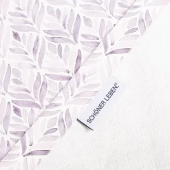 Tischdecke aus Baumwolle mit Aquarell Ornamenten in Weiß und Lila in versch. Größen von SCHÖNER LEBEN.