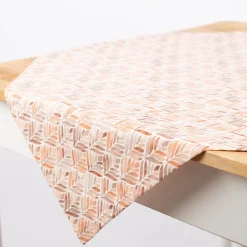 Tischdecke aus Baumwolle mit Aquarell Ornamenten in Weiß und Terracotta in versch. Größen von SCHÖNER LEBEN.