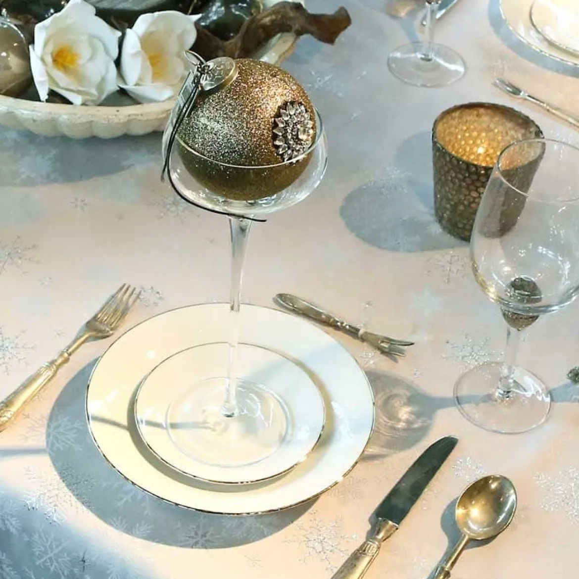 Tischdecke Crystal Eiskristalle Schneeflocken Metallic Glitzer grau silberfarbig 140x250cm