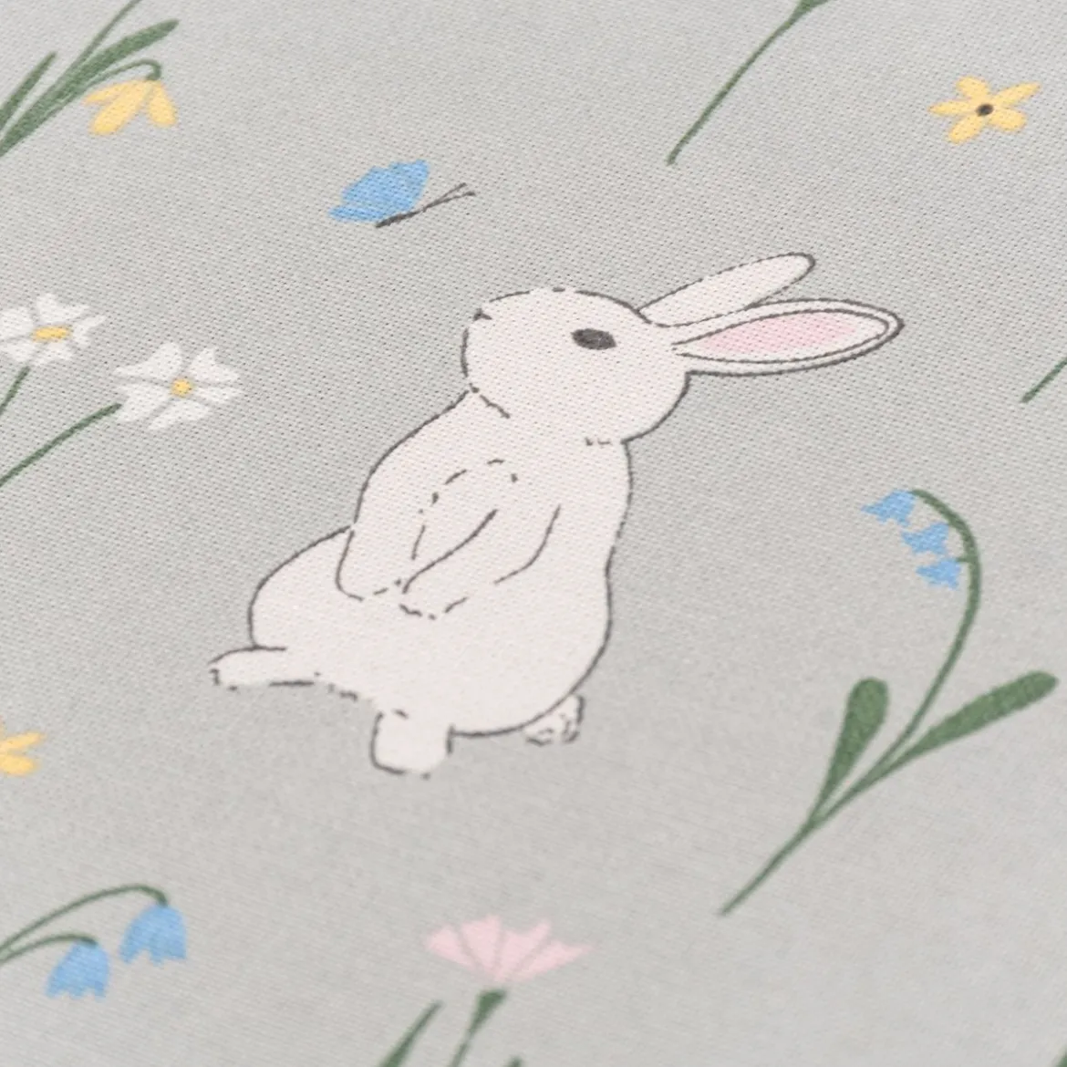 Tischdecke Cute Rabbit Garden Hasen Blumen mintgrün bunt in versch. Größen von SCHÖNER LEBEN.