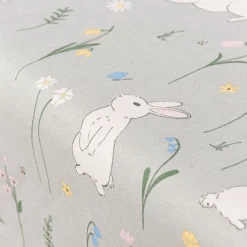 Tischdecke Cute Rabbit Garden Hasen Blumen mintgrün bunt in versch. Größen von SCHÖNER LEBEN.