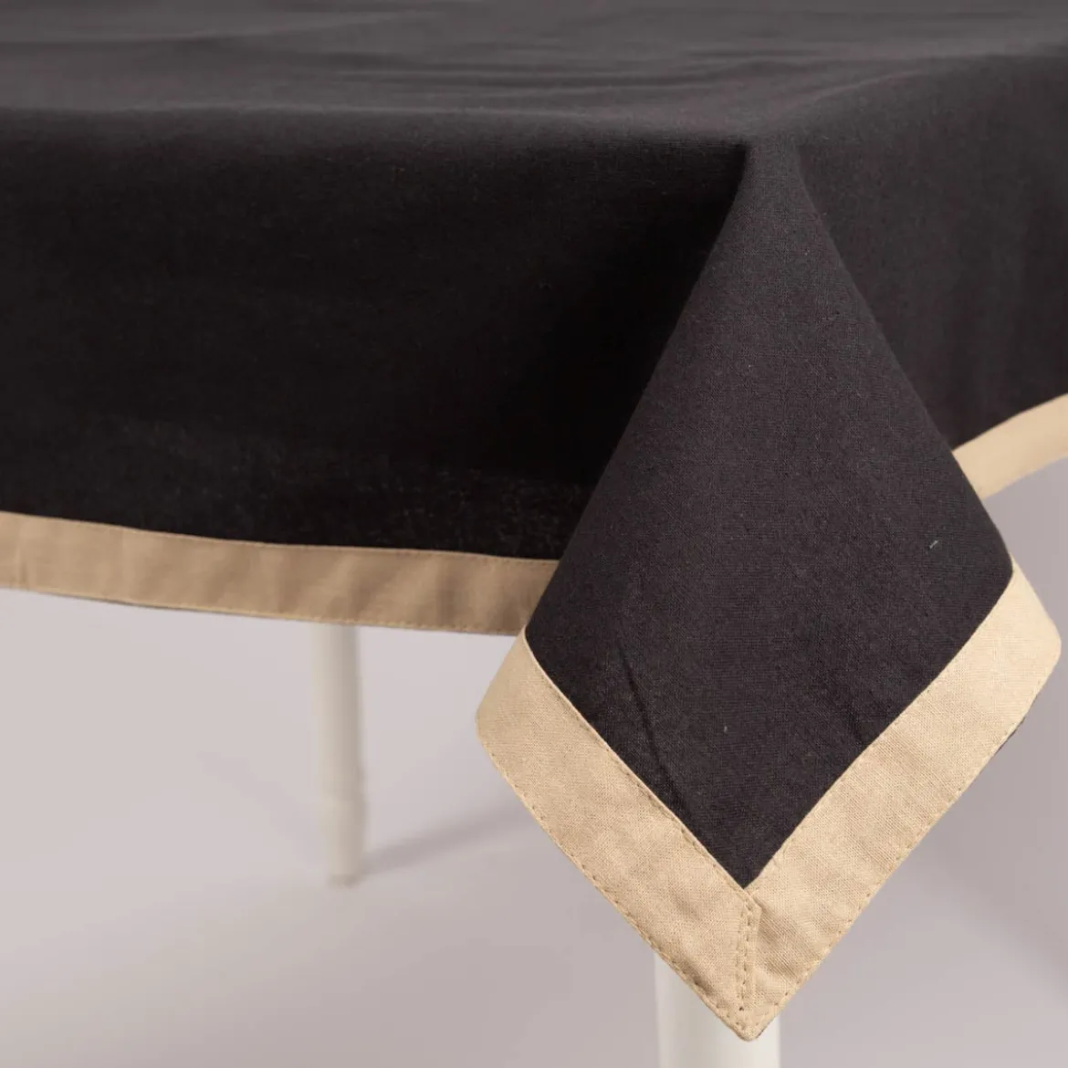 Tischdecke Duo aus Baumwolle wendbar mit abgesetztem Saum schwarz-natur 140x200cm