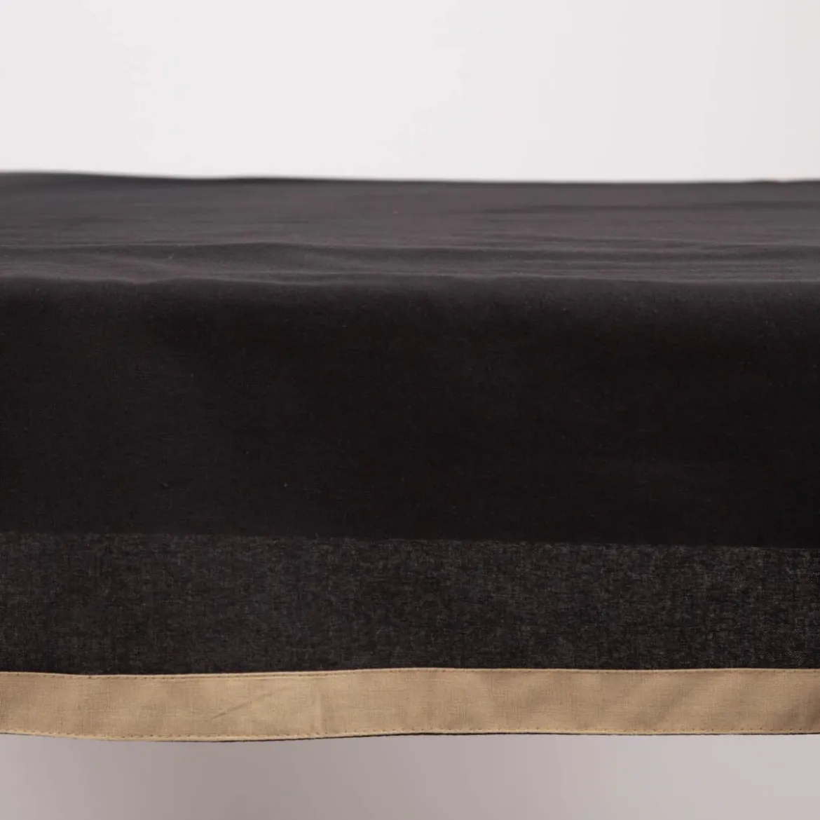 Tischdecke Duo aus Baumwolle wendbar mit abgesetztem Saum schwarz-natur 140x240cm