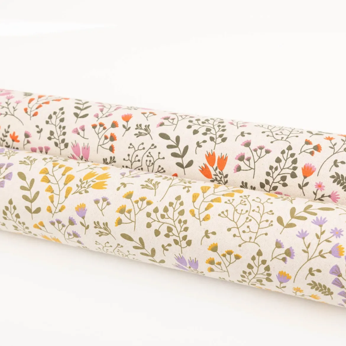 Tischdeckenstoff abwaschbar Canvas beschichtet Blumen Blätter natur lila gelb grün 1,48m Breite