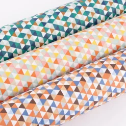Tischdeckenstoff beschichtete Baumwolle TRIMIA Dreiecke weiß blau bunt 1,45m Breite