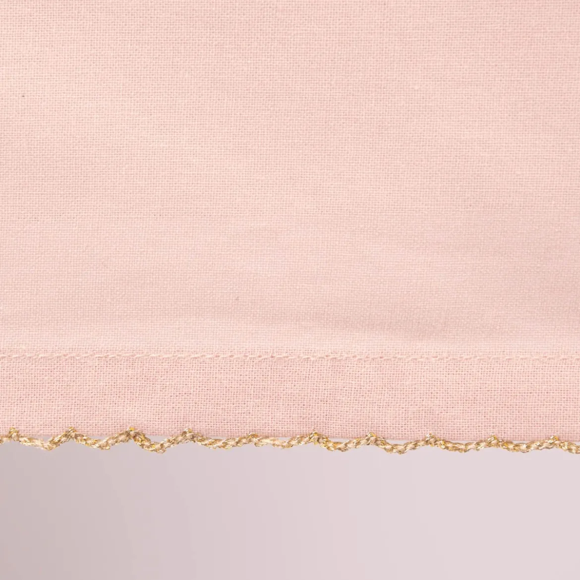 Tischdecke Runa mit Borte rosa goldfarbig 150x200cm
