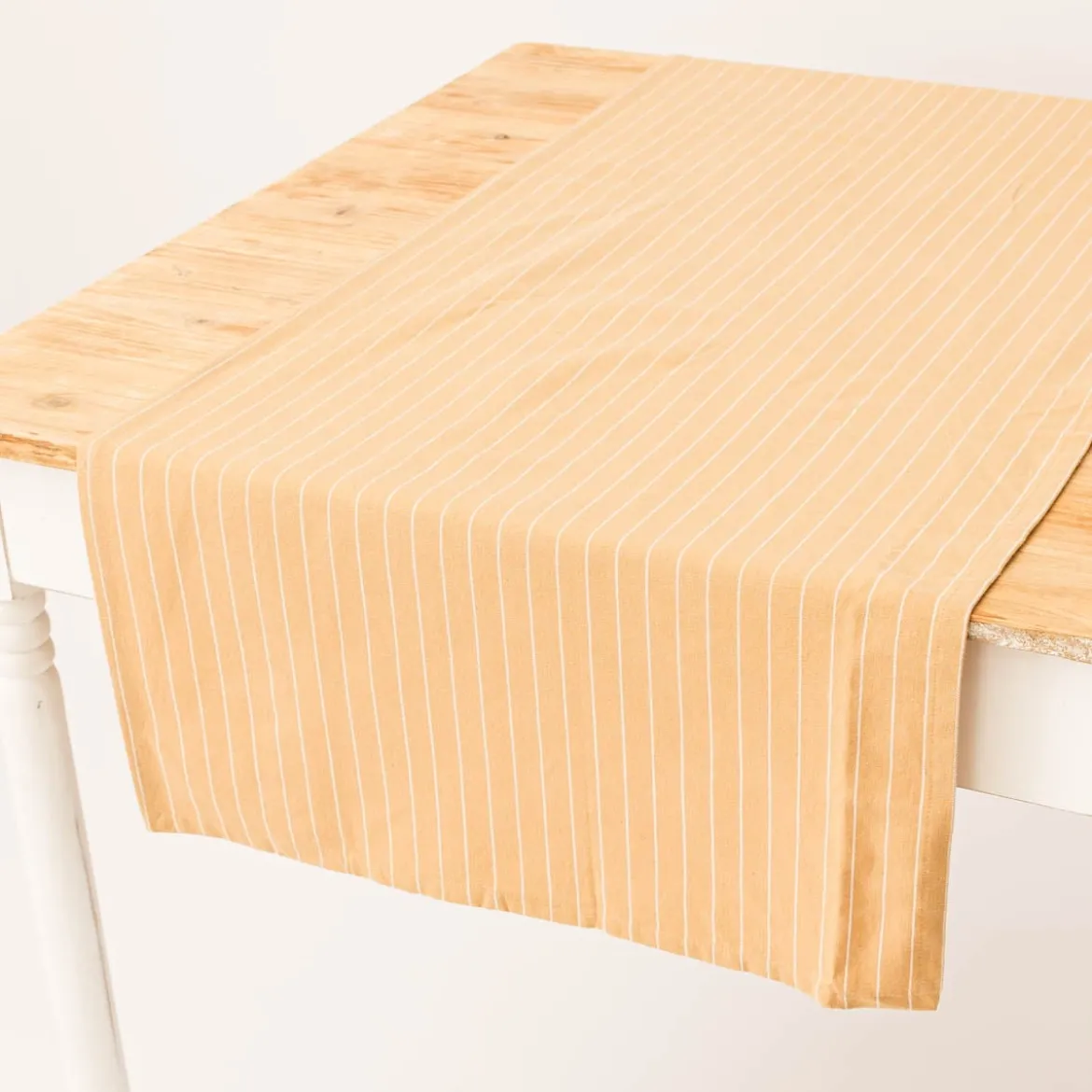 Tischläufer aus Baumwolle gestreift sandgelb weiß 50x140cm von Linen & More