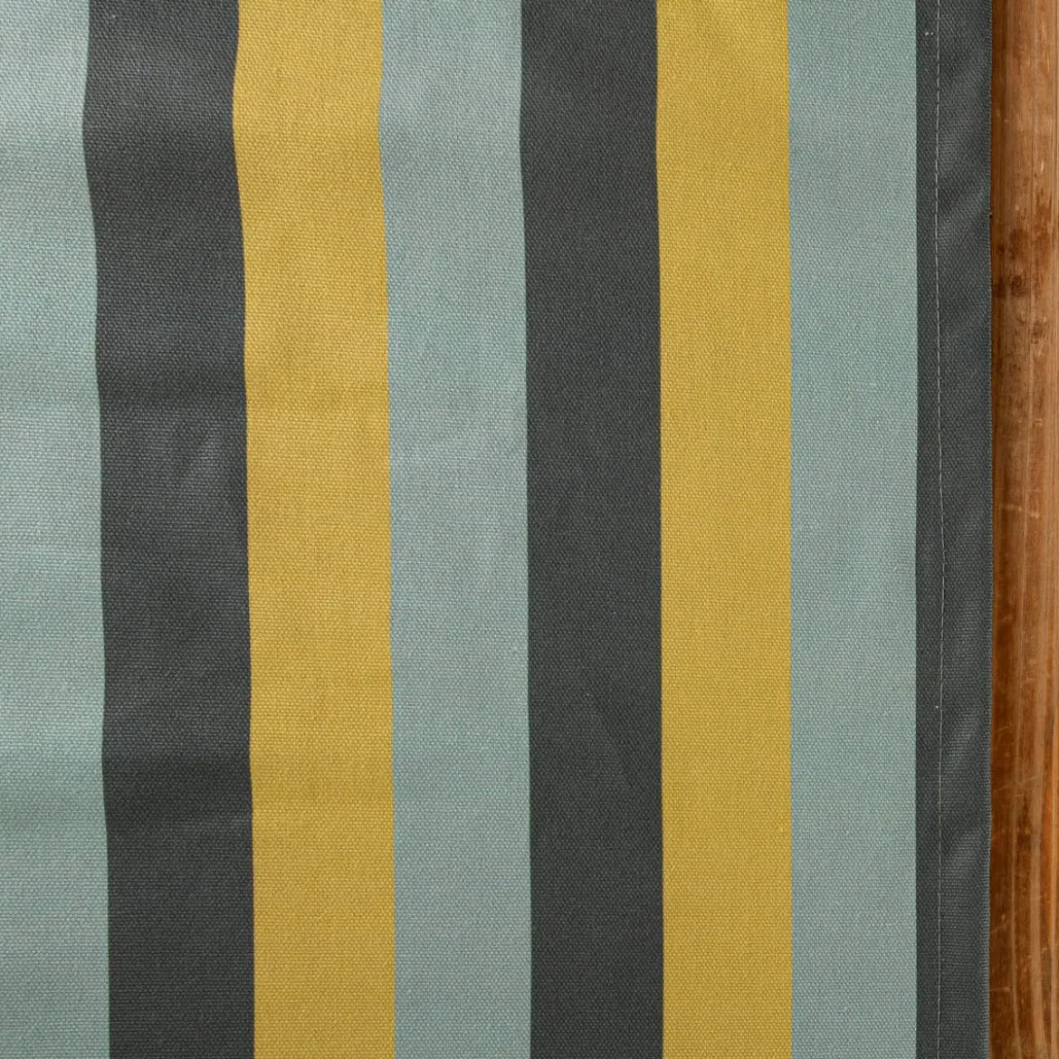 Tischläufer aus Baumwolle mit Streifen grün, grau und hellblau 40x160cm von SCHÖNER LEBEN.