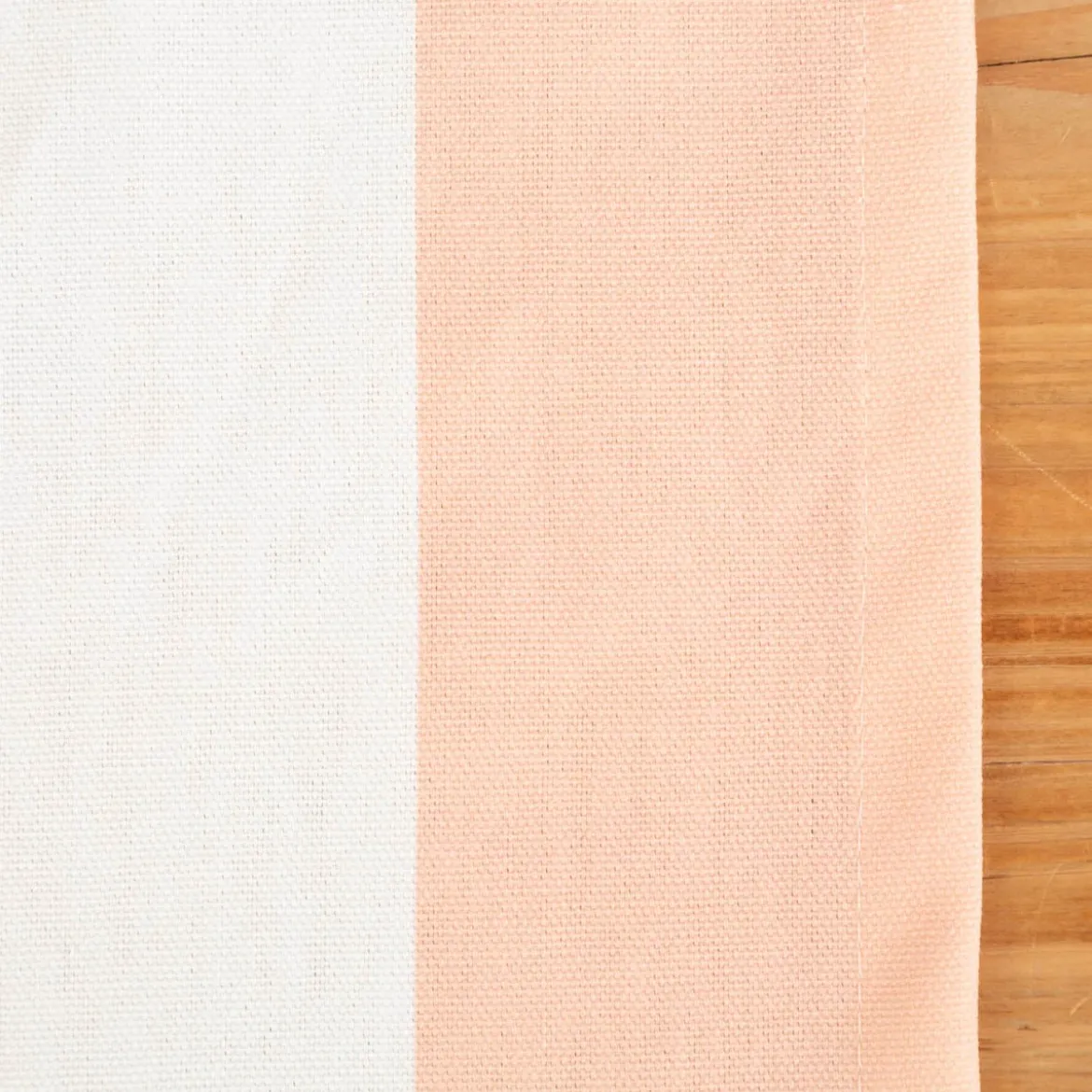 Tischläufer aus Baumwolle mit Streifen peach ecru 40x160cm von SCHÖNER LEBEN.
