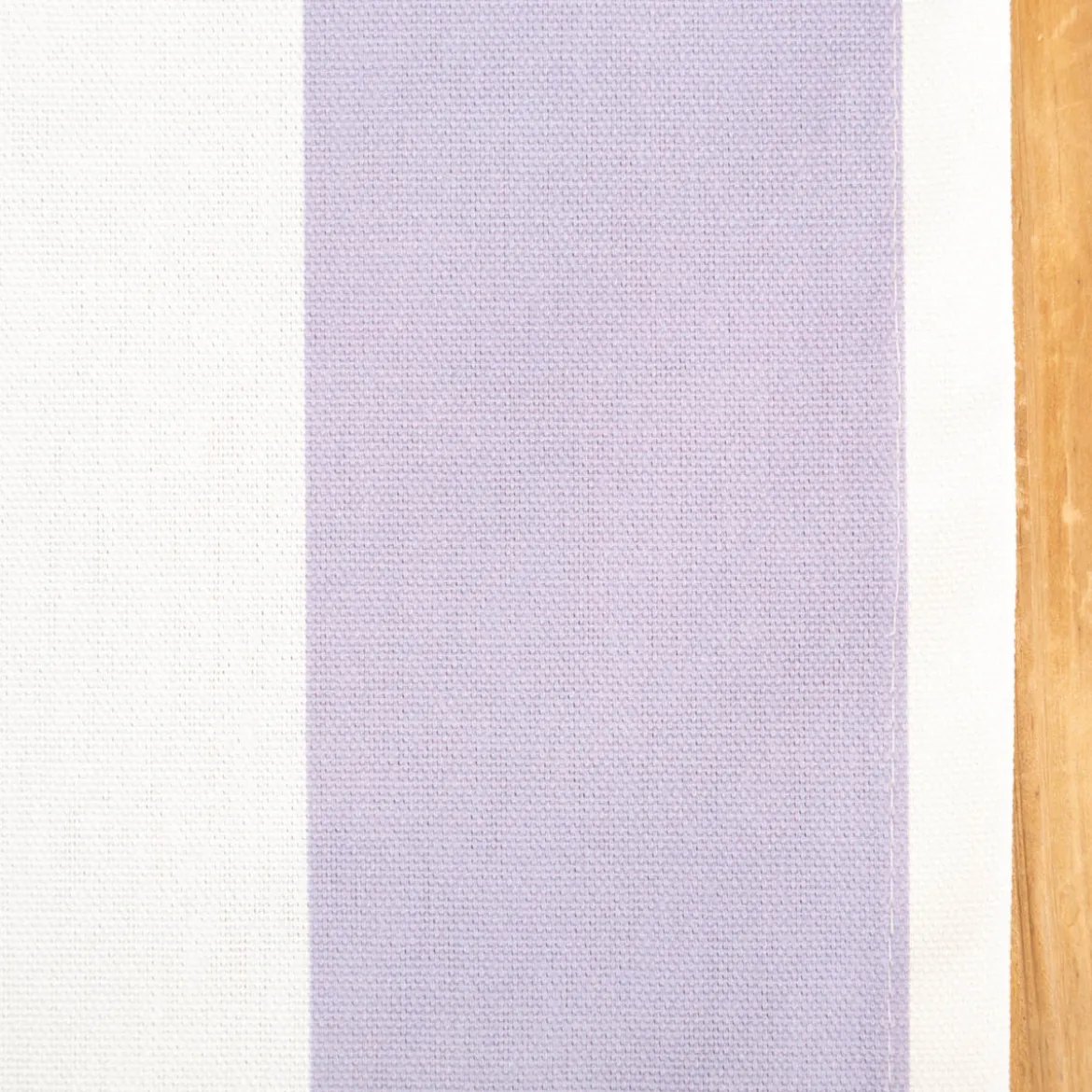 Tischläufer aus Baumwolle mit Streifen flieder ecru 40x160cm von SCHÖNER LEBEN.